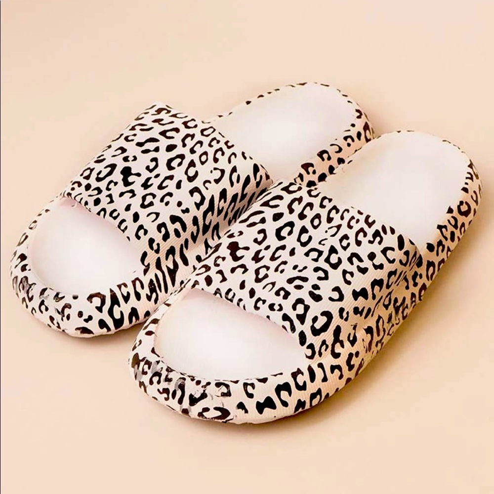 *FOAMIES! Leopard